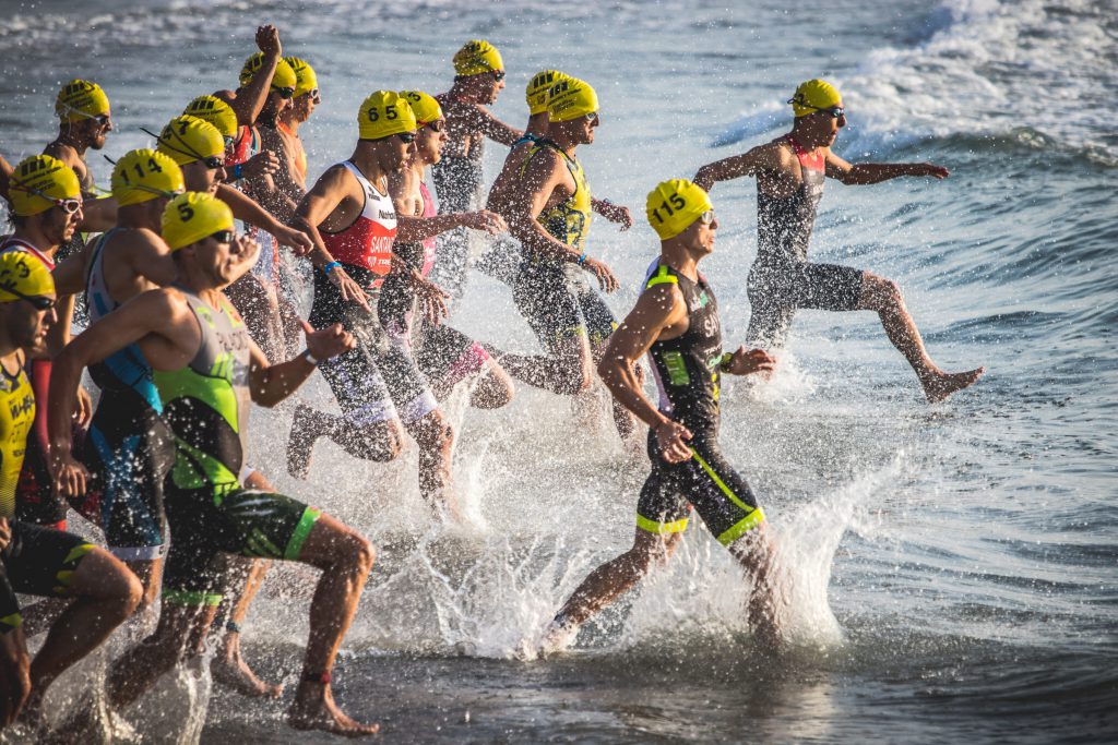 how to organise a triathlon: differences with a popular race
