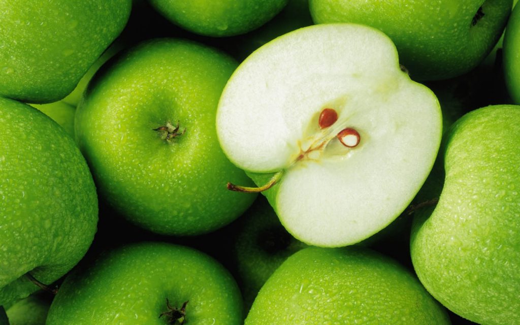 Sliced green apples wallpapers